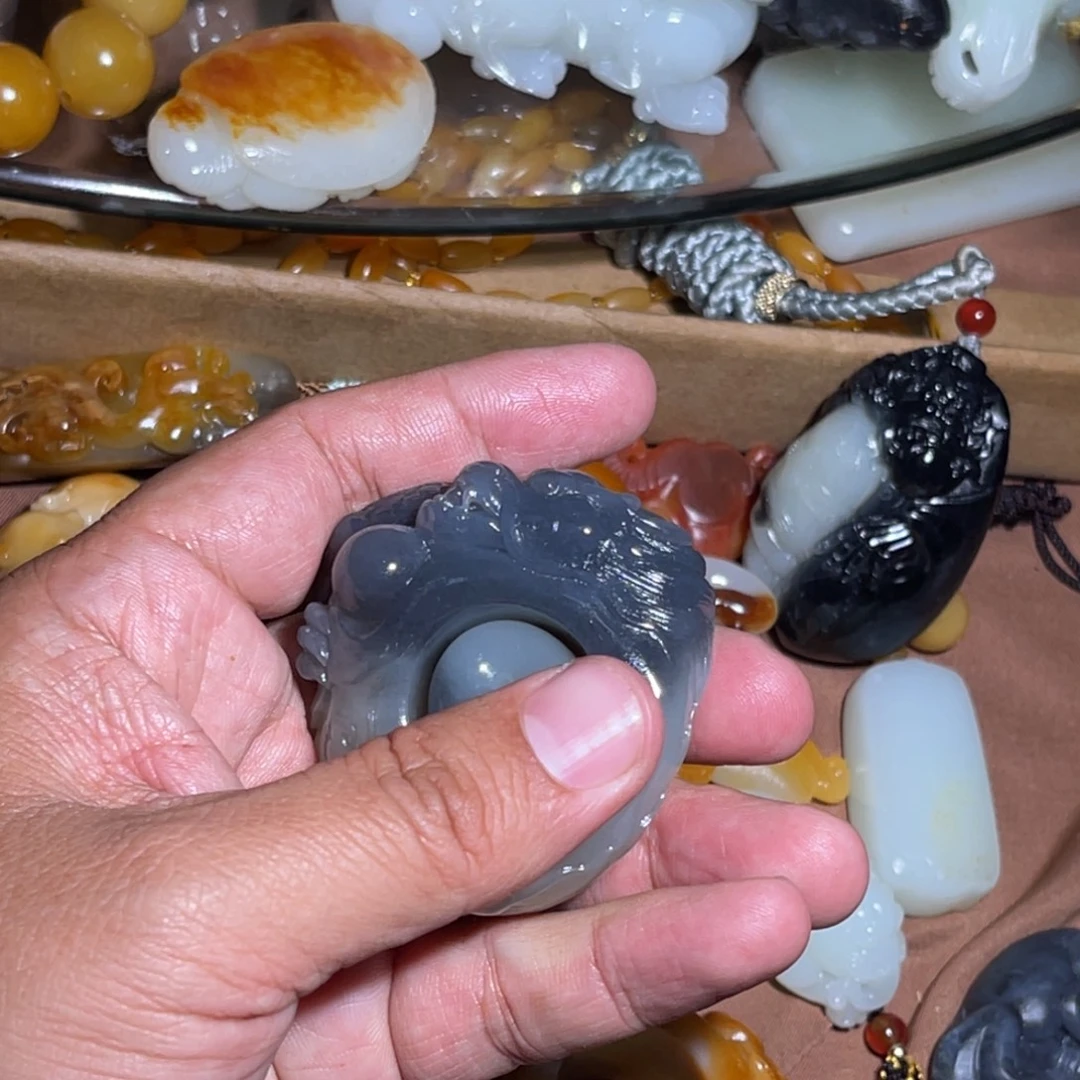 和田玉未镶嵌车挂