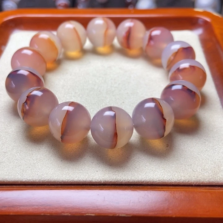 玛瑙/玉髓未镶嵌手串白冰透 红景儿一线天