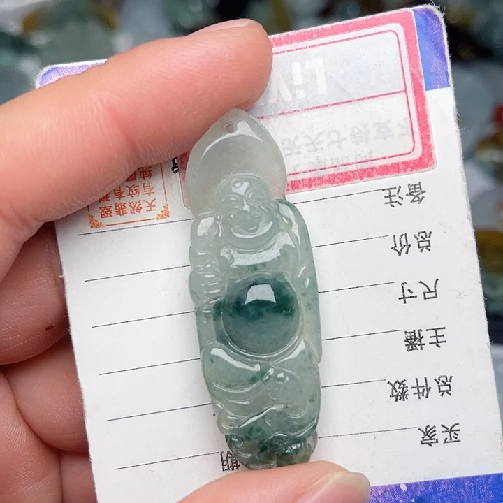 翡翠颈饰未镶嵌佛公