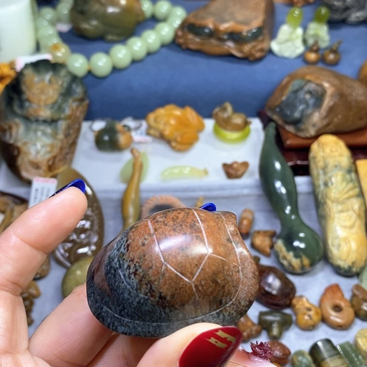 岫岩河磨玉（透闪石质玉）未镶嵌把件