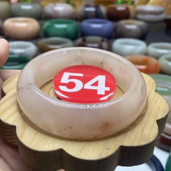 未镶嵌手镯石英质玉