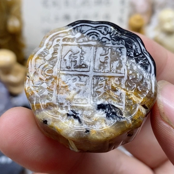 颈饰未镶嵌硅化珊瑚（珊瑚玉）有瑕 没打孔