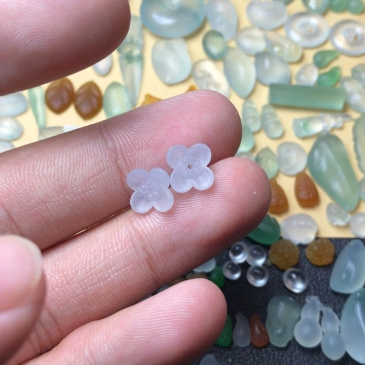 定制翡翠挂件未镶嵌