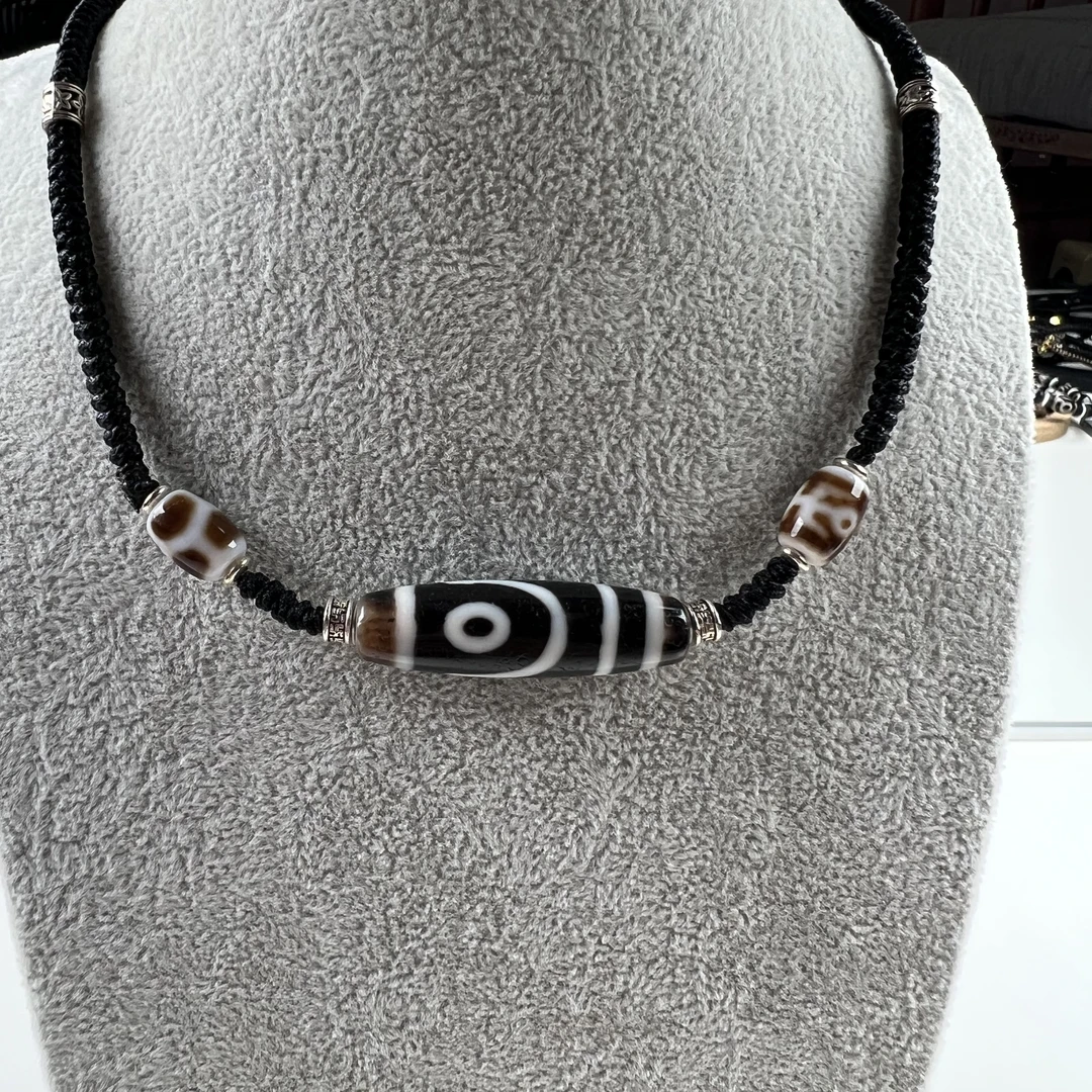 天然玛瑙聚源古法手工黑白如意二眼颈链