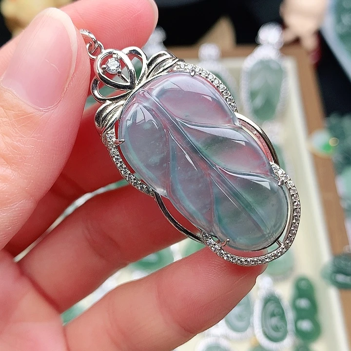 颈饰银S925镶嵌翡翠吊坠