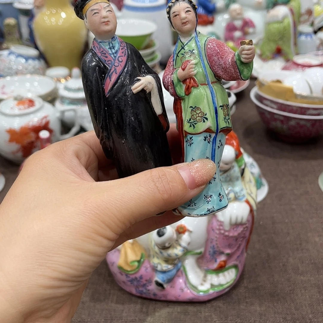 C***陶瓷片景德镇粉彩手绘人物小雕塑