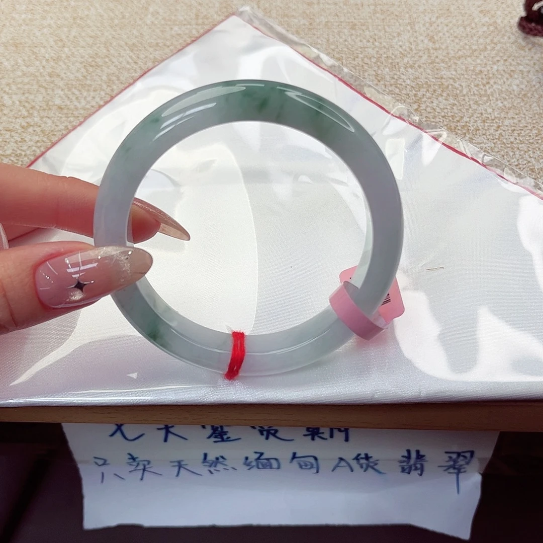 翡翠未镶嵌手镯手镯