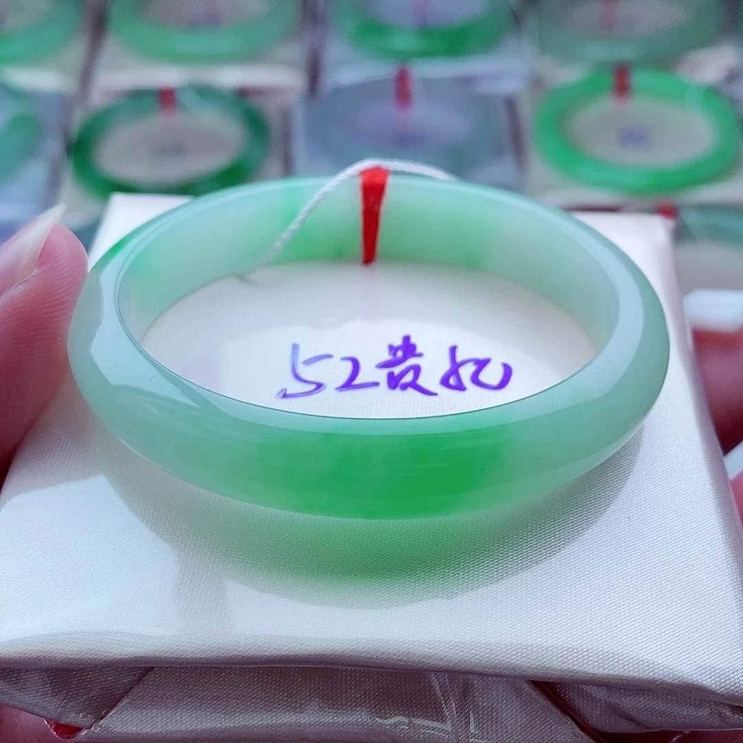 0273贵妃52正阳绿白底青高贵藏收天然缅甸翡翠A货传承