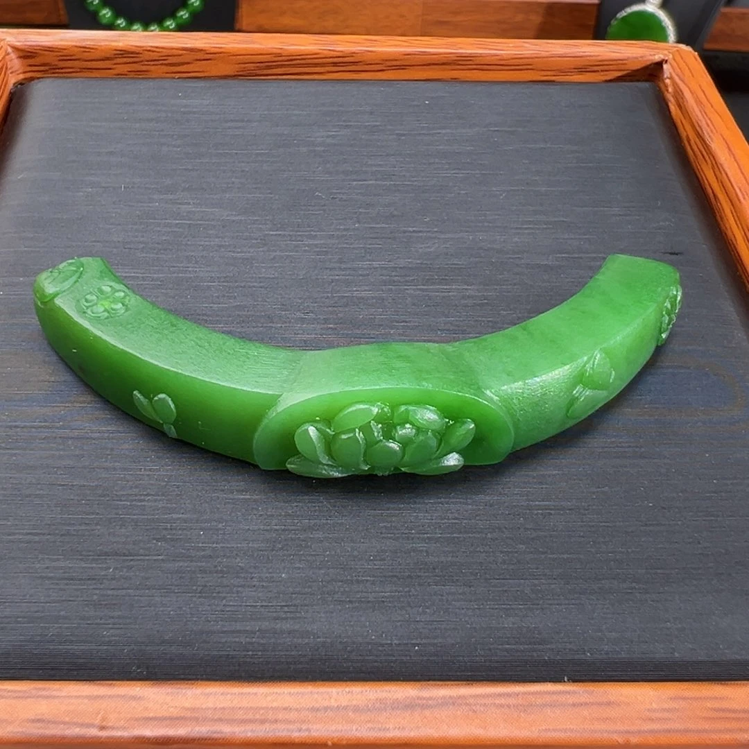 和田玉未镶嵌珠宝半成品荷花半弧裸牌