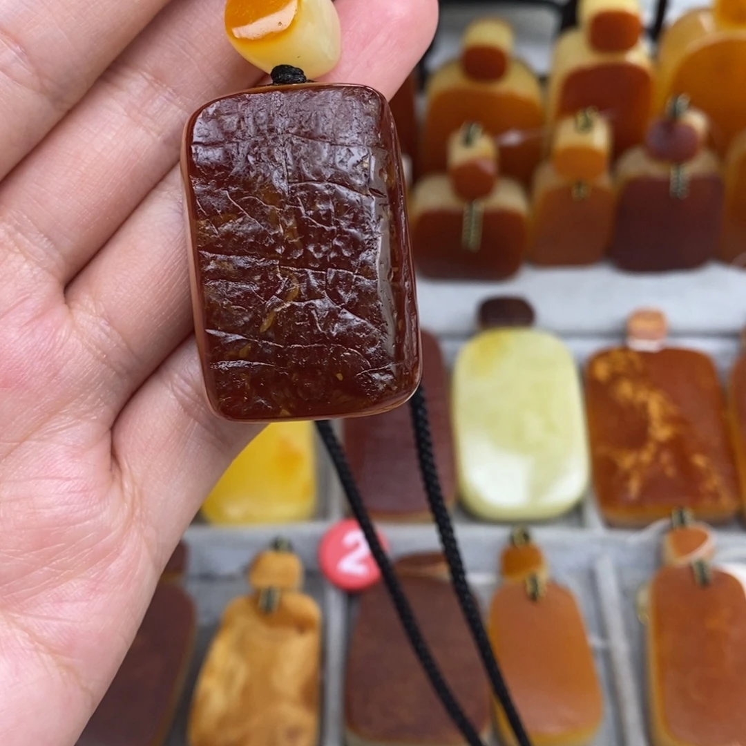 琥珀未镶嵌珠宝奇石