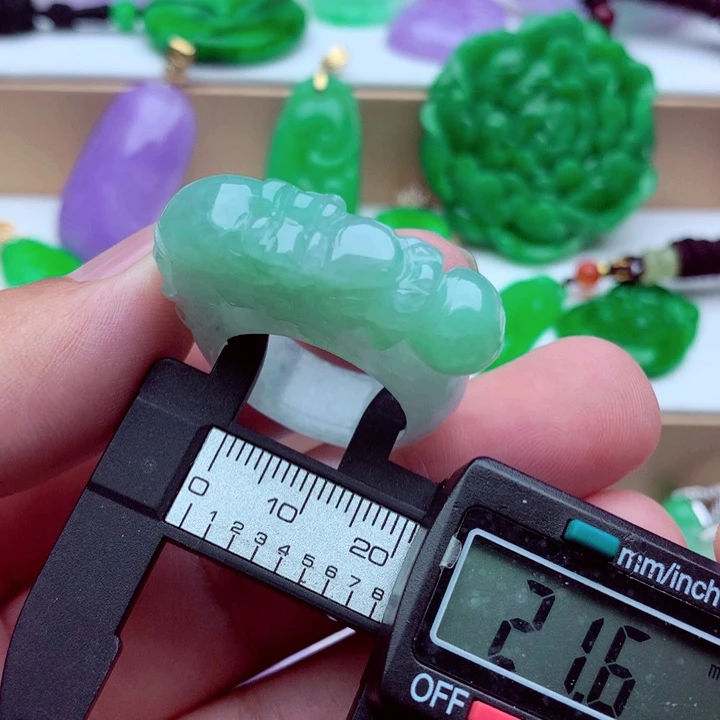 翡翠未镶嵌戒指戒指