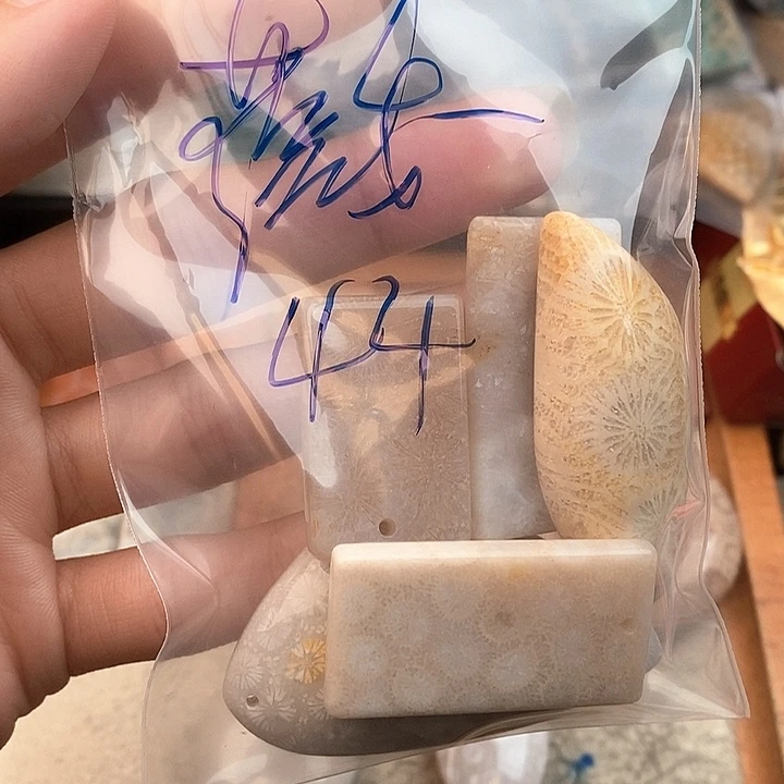 硅化玉颈饰未镶嵌薇**爱