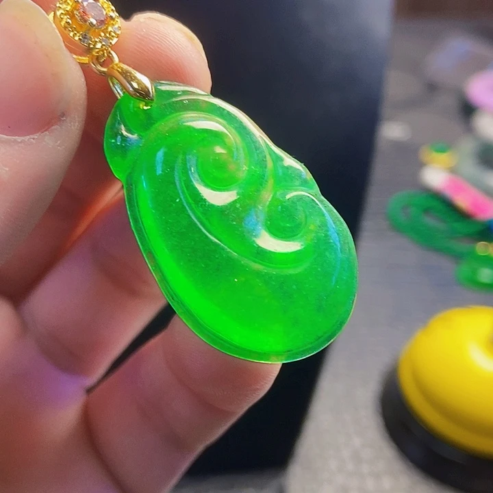 翡翠14K金镶嵌颈饰