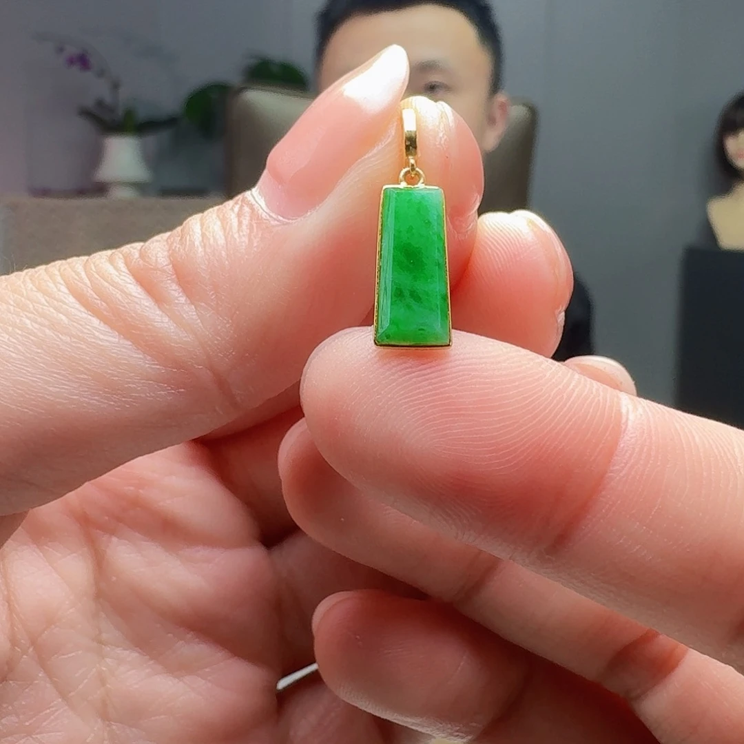 翡翠18K金镶嵌吊坠(不含链)天然