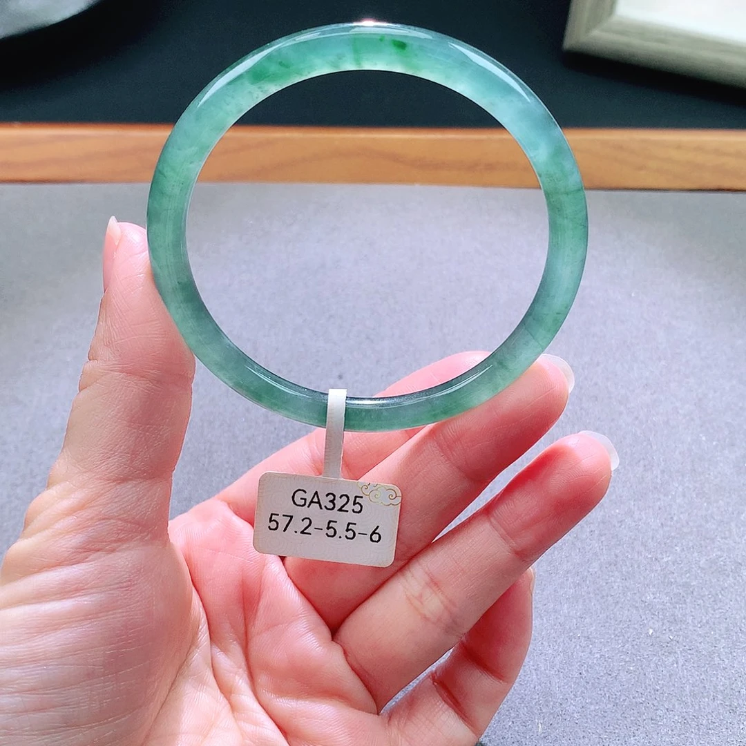 翡翠未镶嵌手镯天然翡翠手镯a货