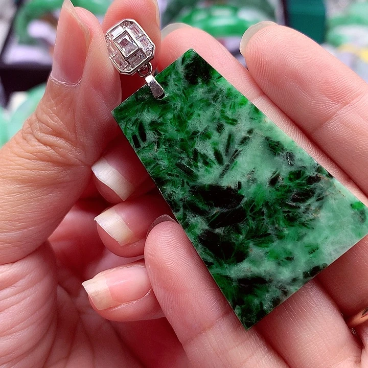 翡翠银S925镶嵌颈饰翡翠