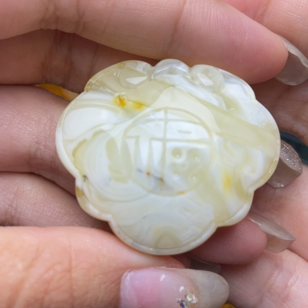 未镶嵌琥珀珠宝奇石