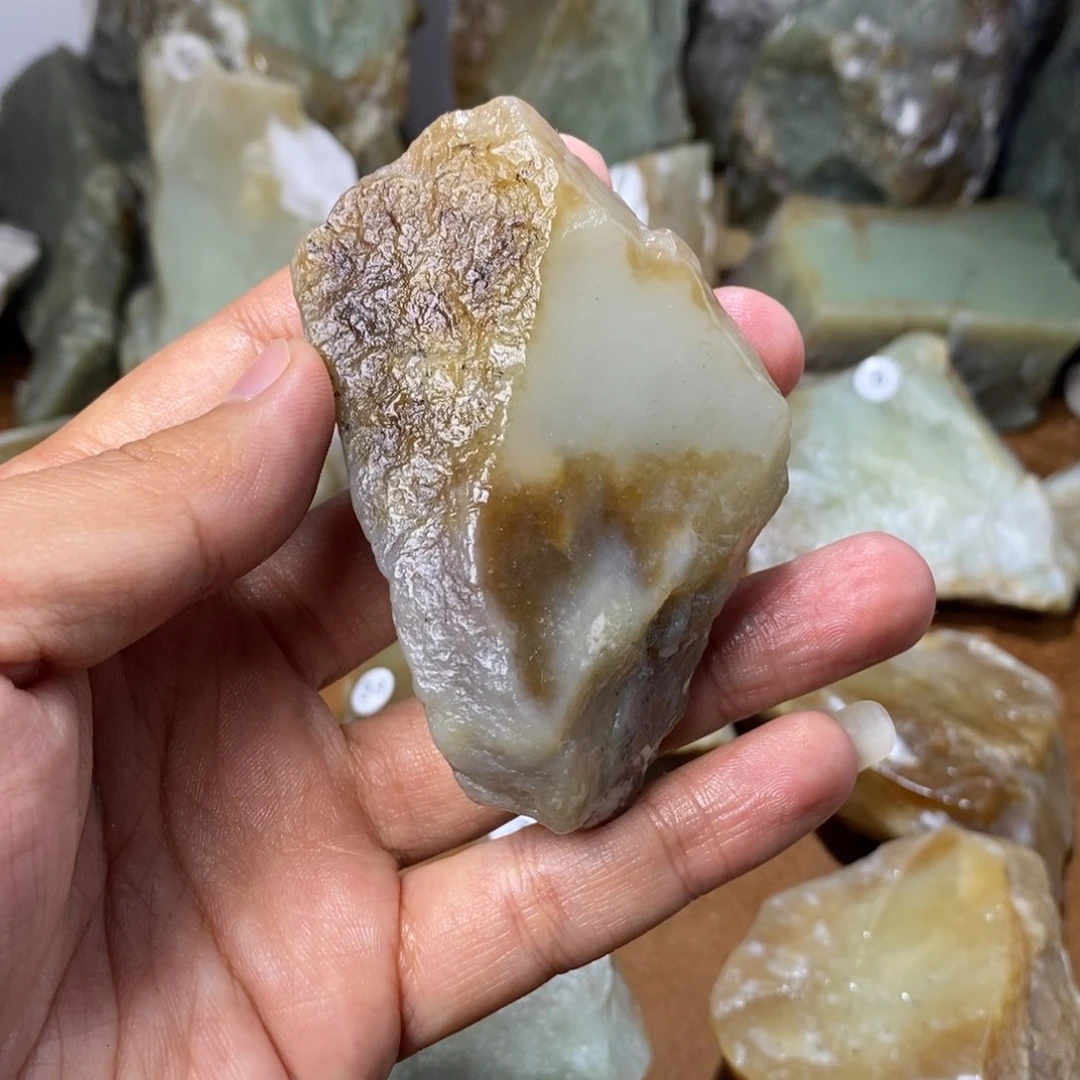 和田玉和田玉未镶嵌红**语