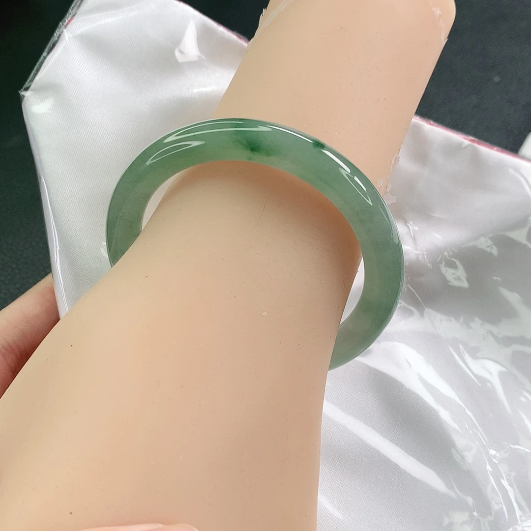 翡翠未镶嵌手镯53圈
