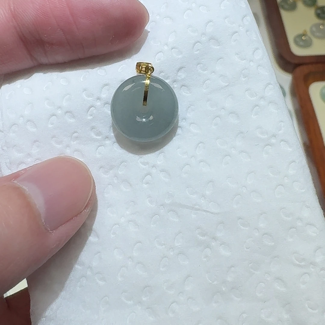 颈饰18K金镶嵌翡翠扣子