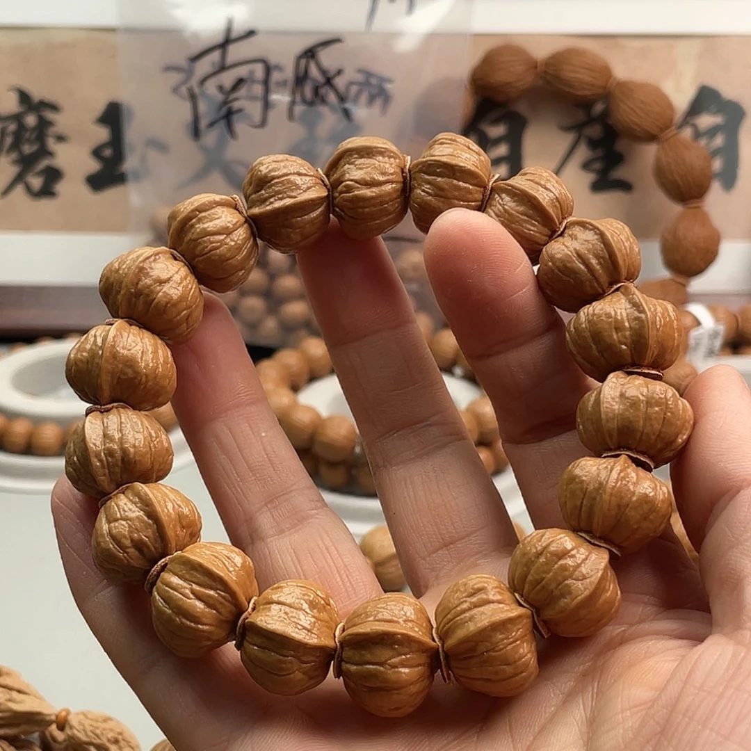 核桃G**t老树猴头手串龙醒
