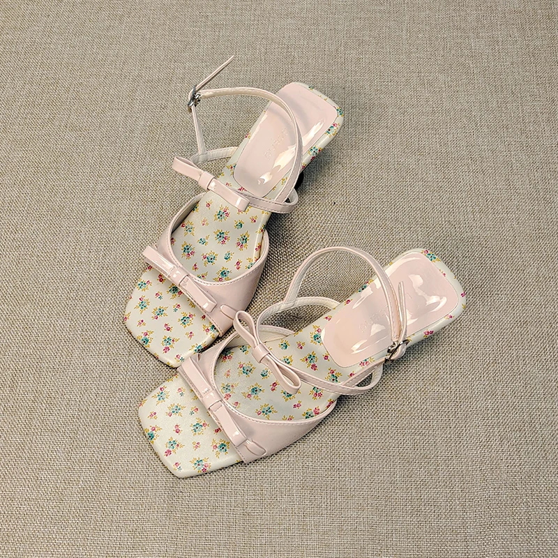 气质优雅坡跟露趾凉鞋女2025夏季新款仙女风蝴蝶结一字扣高跟凉鞋