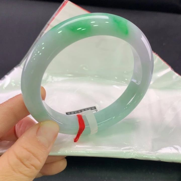 翡翠未镶嵌手镯正圈61