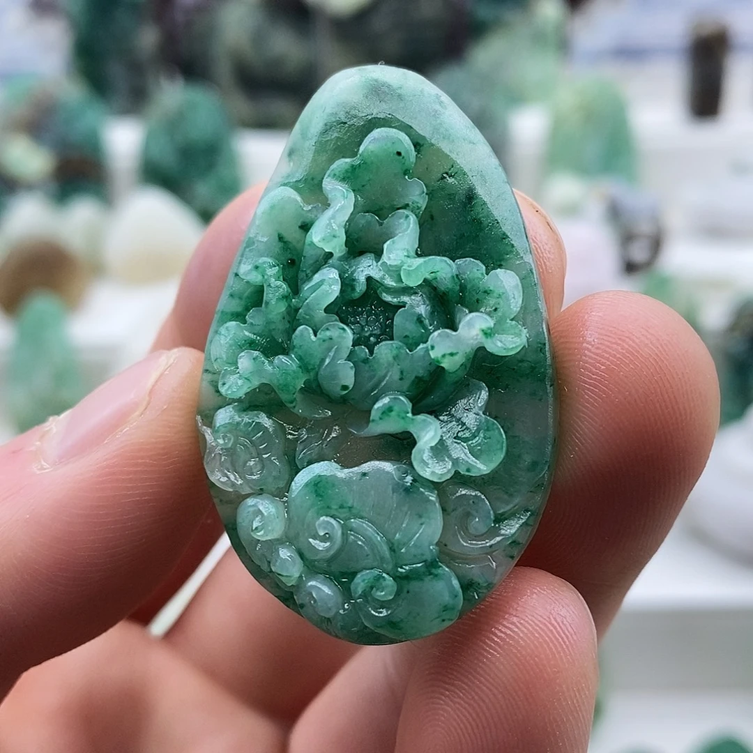 独山玉未镶嵌颈饰