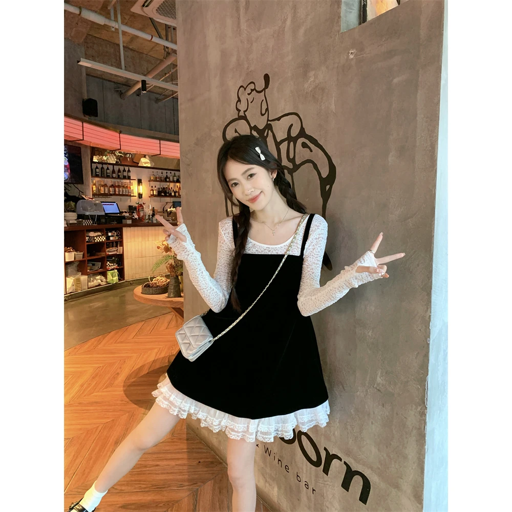 吊带丝绒设计感连衣裙套装女时尚纯欲气质纯欲内搭蕾丝T恤两件套