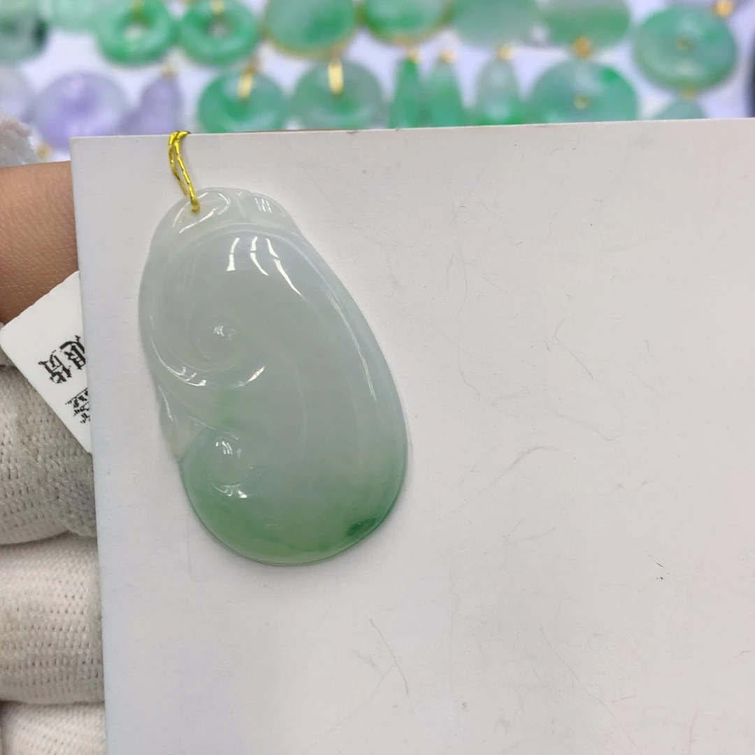 翡翠颈饰未镶嵌爽翡翠