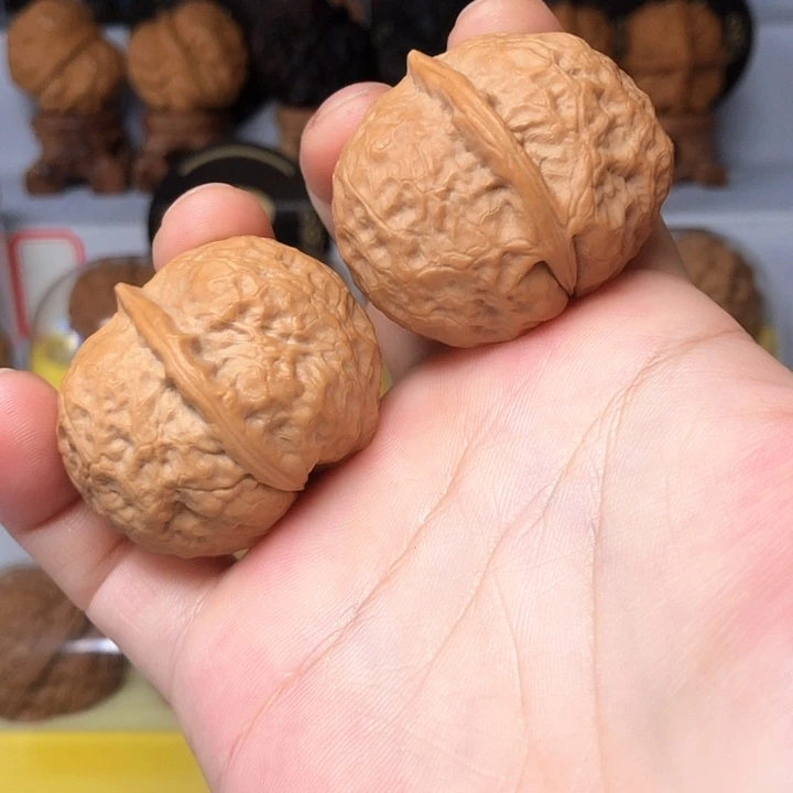 文玩核桃吊坠云南铁核桃