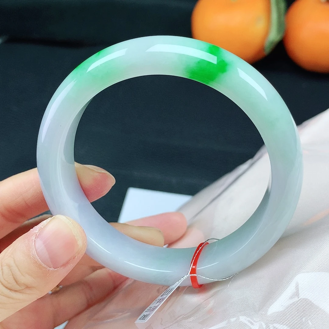 翡翠手镯未镶嵌60轮胎