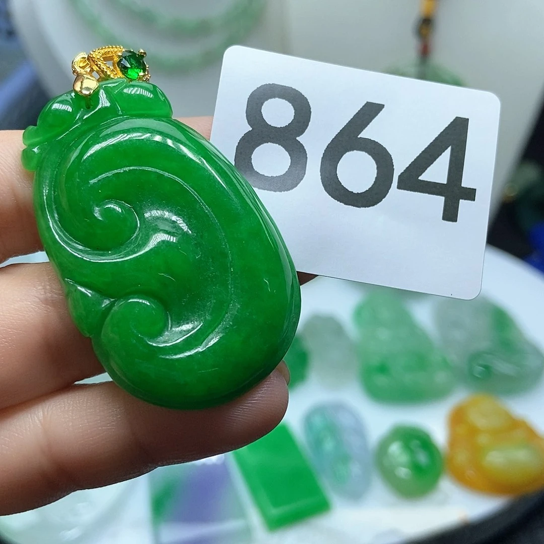 翡翠吊坠(赠链)未镶嵌