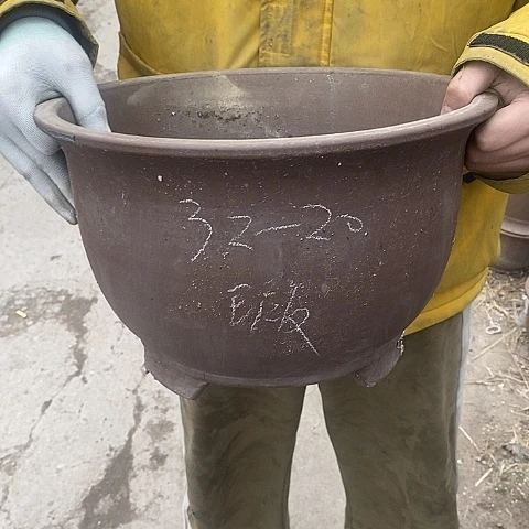 紫砂中国宜兴紫砂花盆，