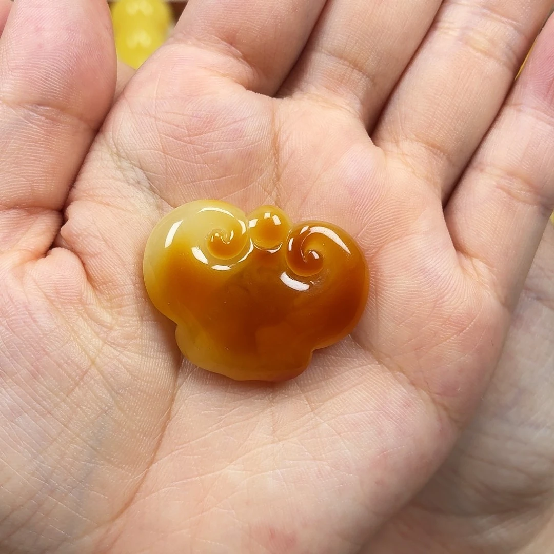 未镶嵌颈饰蜜蜡焦皮如意