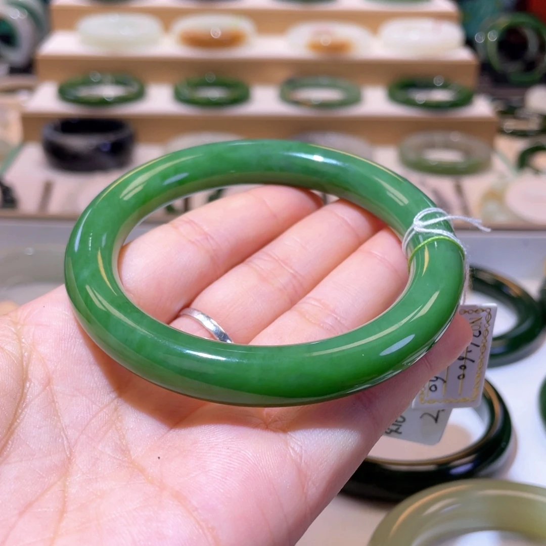 颈饰未镶嵌和田玉收藏级粉绿手镯60/61