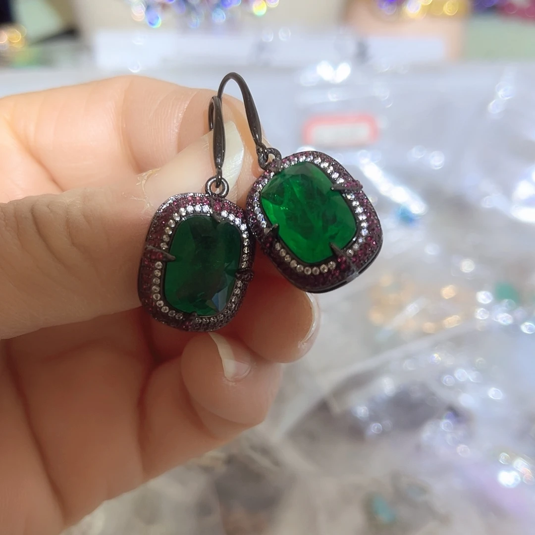 钨金璀璨夺目耀眼