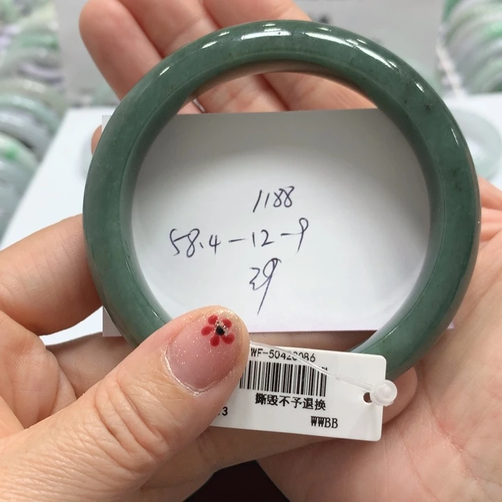 翡翠未镶嵌手镯39