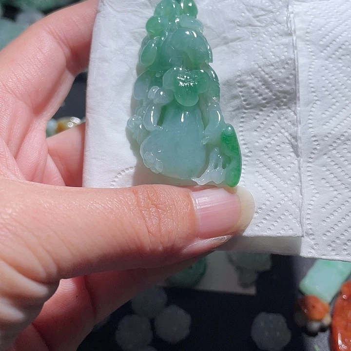 颈饰未镶嵌翡翠天