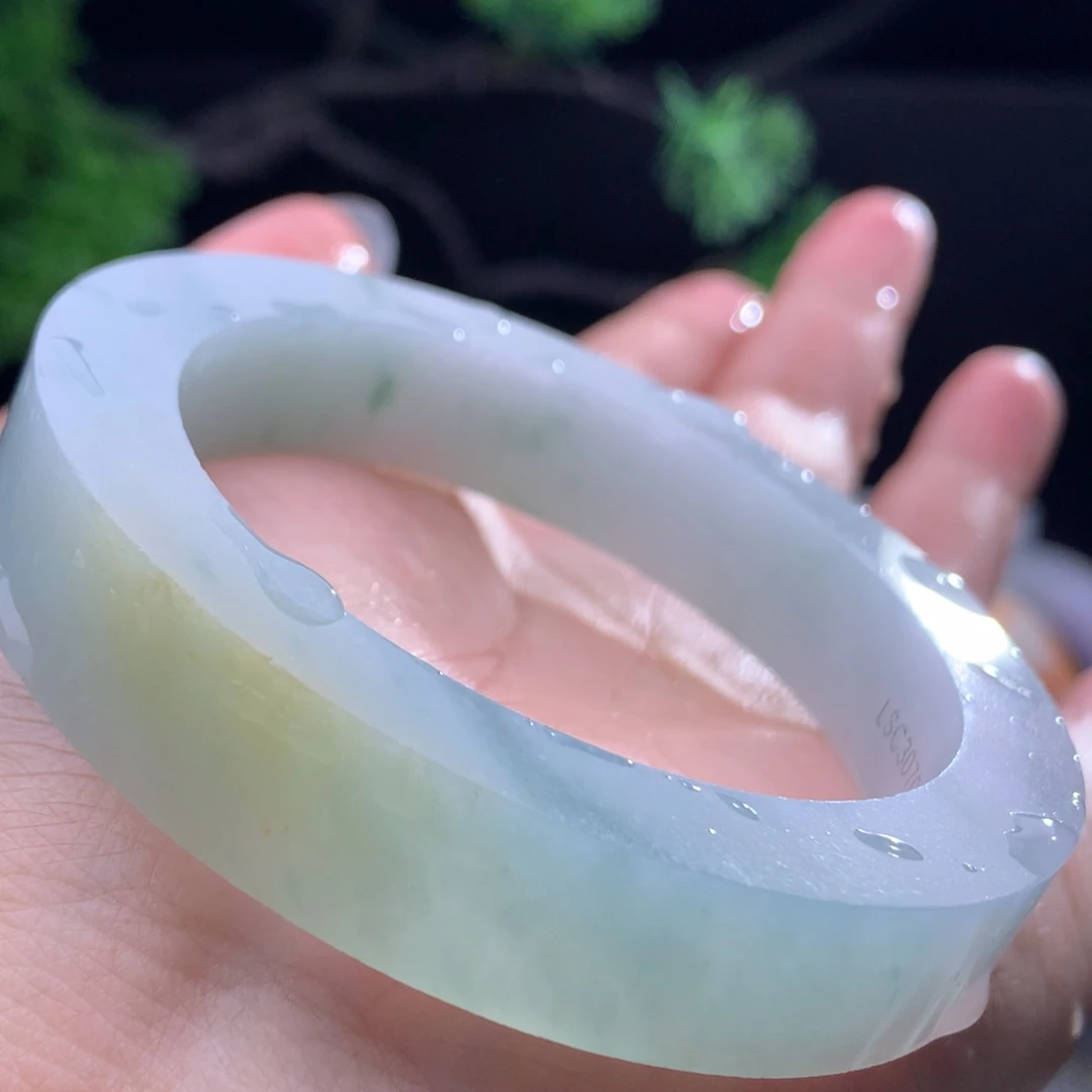 未镶嵌翡翠手镯定制翡翠