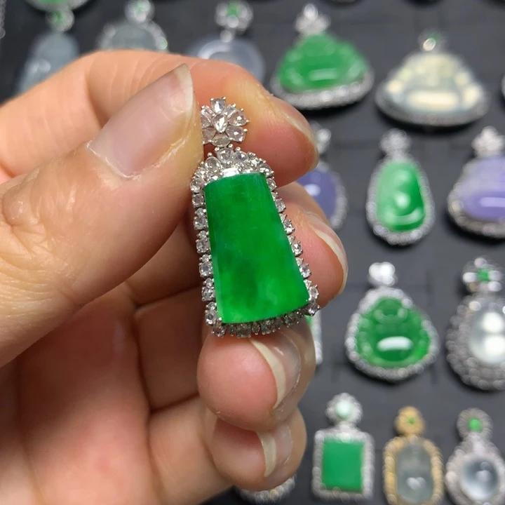 【闪购商品】翡翠18K金镶嵌颈饰吊坠