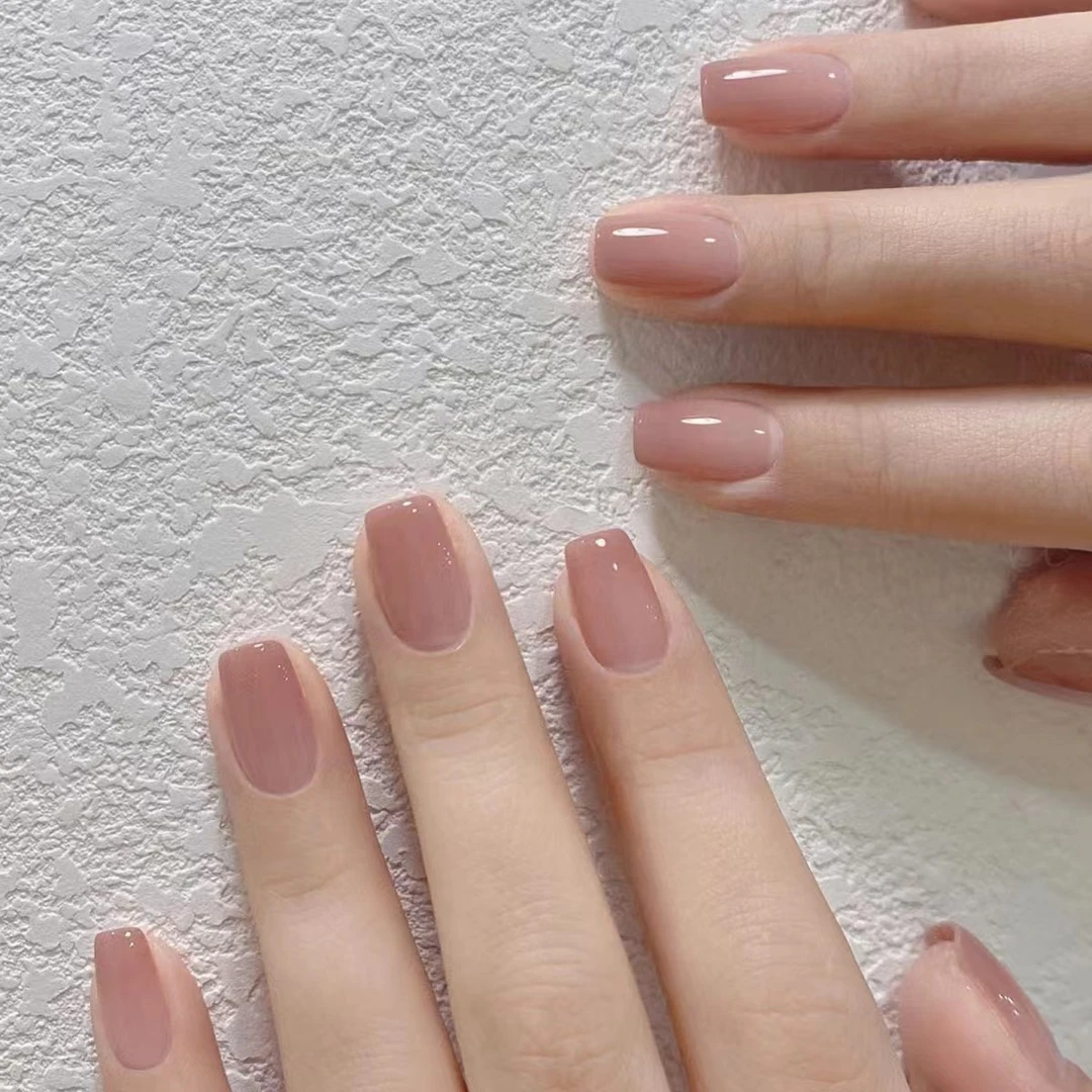 裸色短梯美甲片