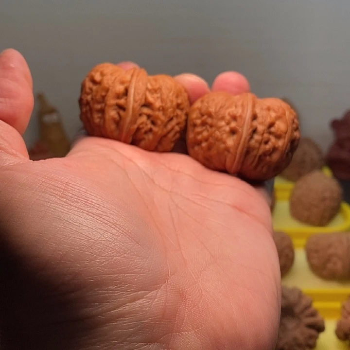 文玩核桃吊坠40尺元宝核桃