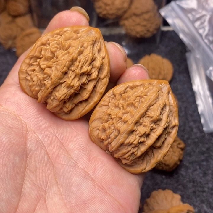 苟***希吊坠文玩核桃40虎头王
