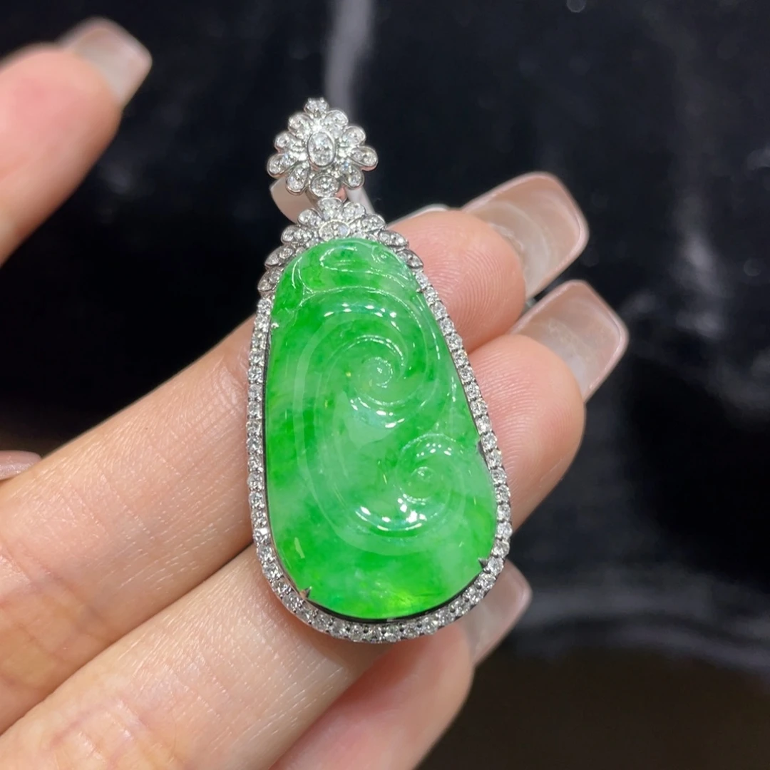 翡翠颈饰18K金镶嵌天然缅甸翡翠