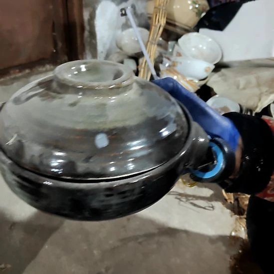 摆件盘子碗茶壶啥都有