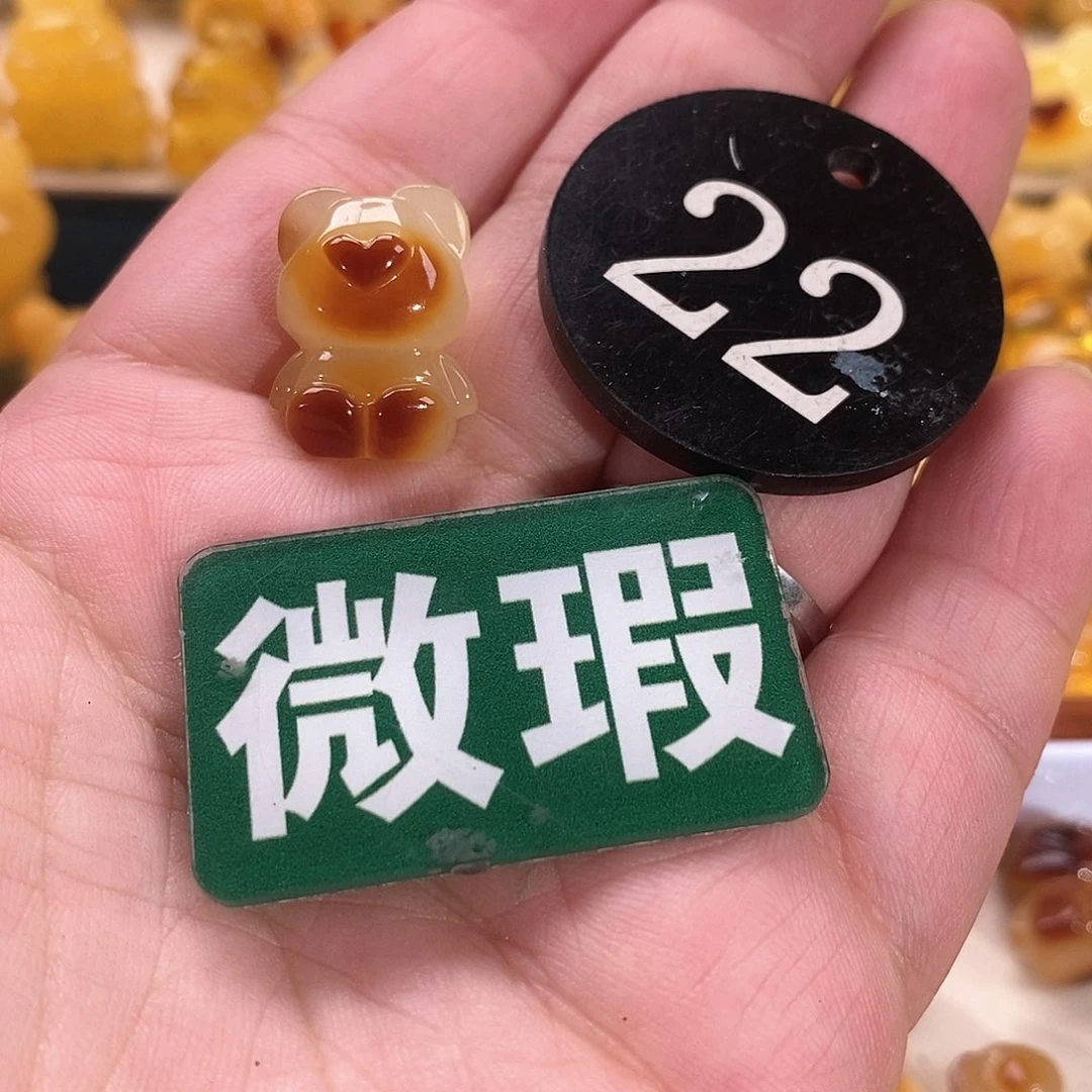 琥珀颈饰未镶嵌继****笑裸石