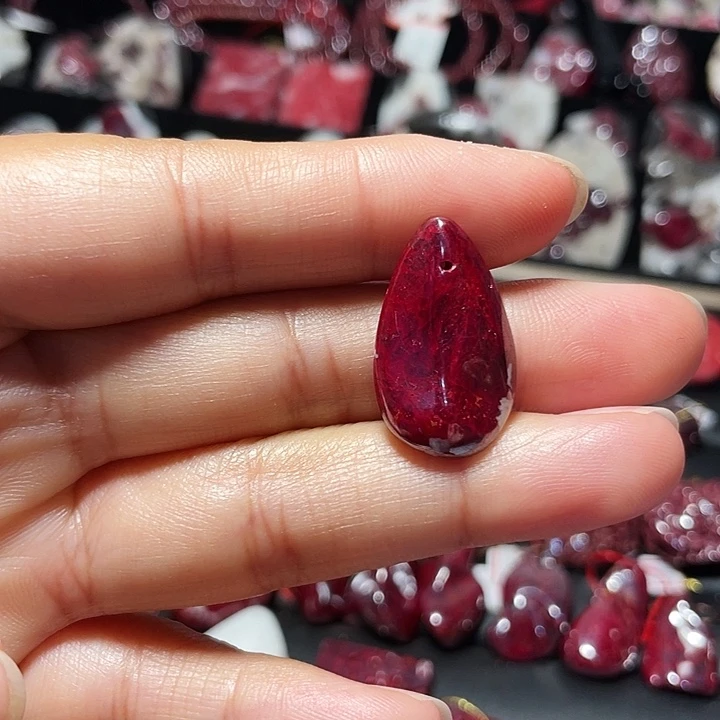 天然辰砂原矿吊坠