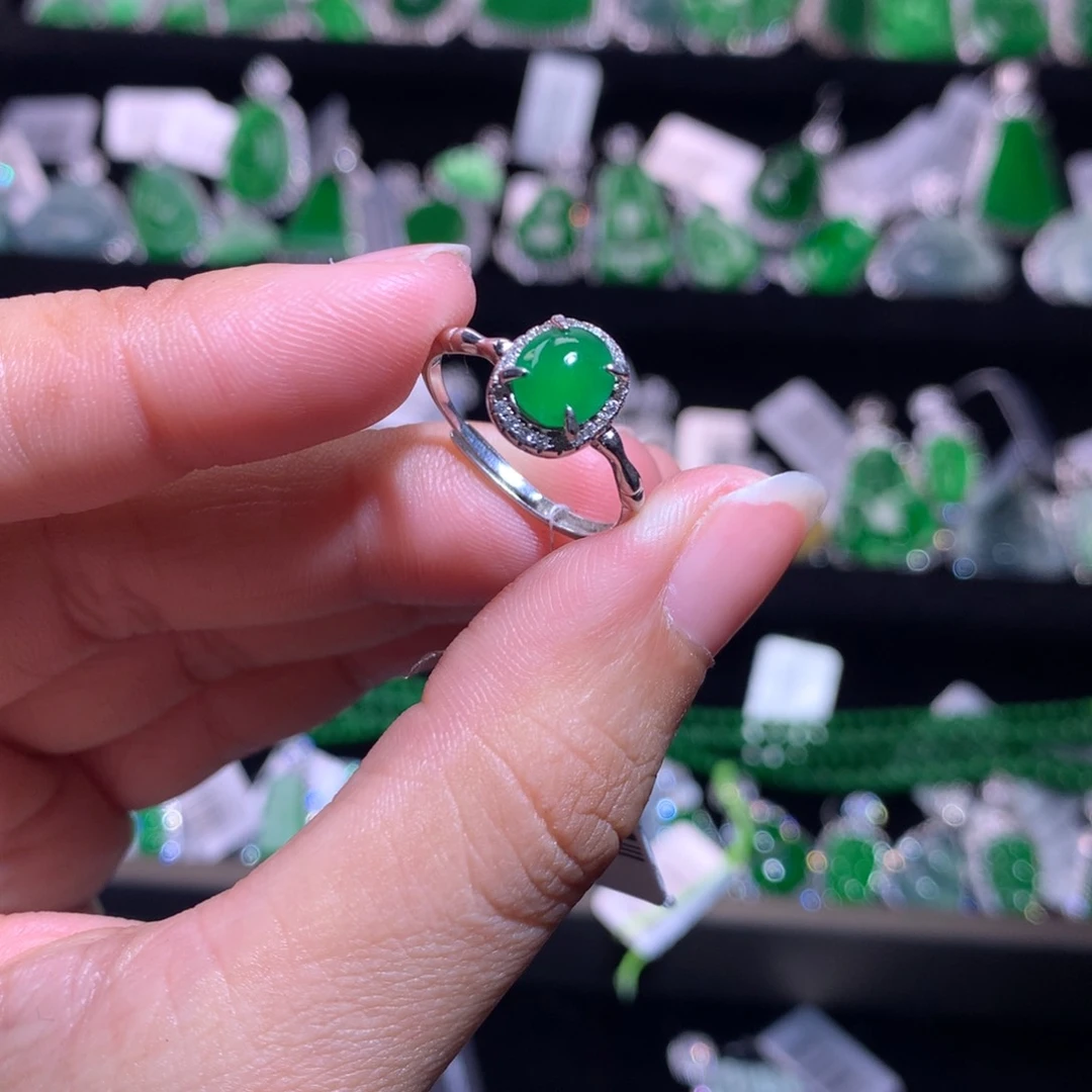 【闪购商品】银S925镶嵌戒指翡翠蛋面戒指