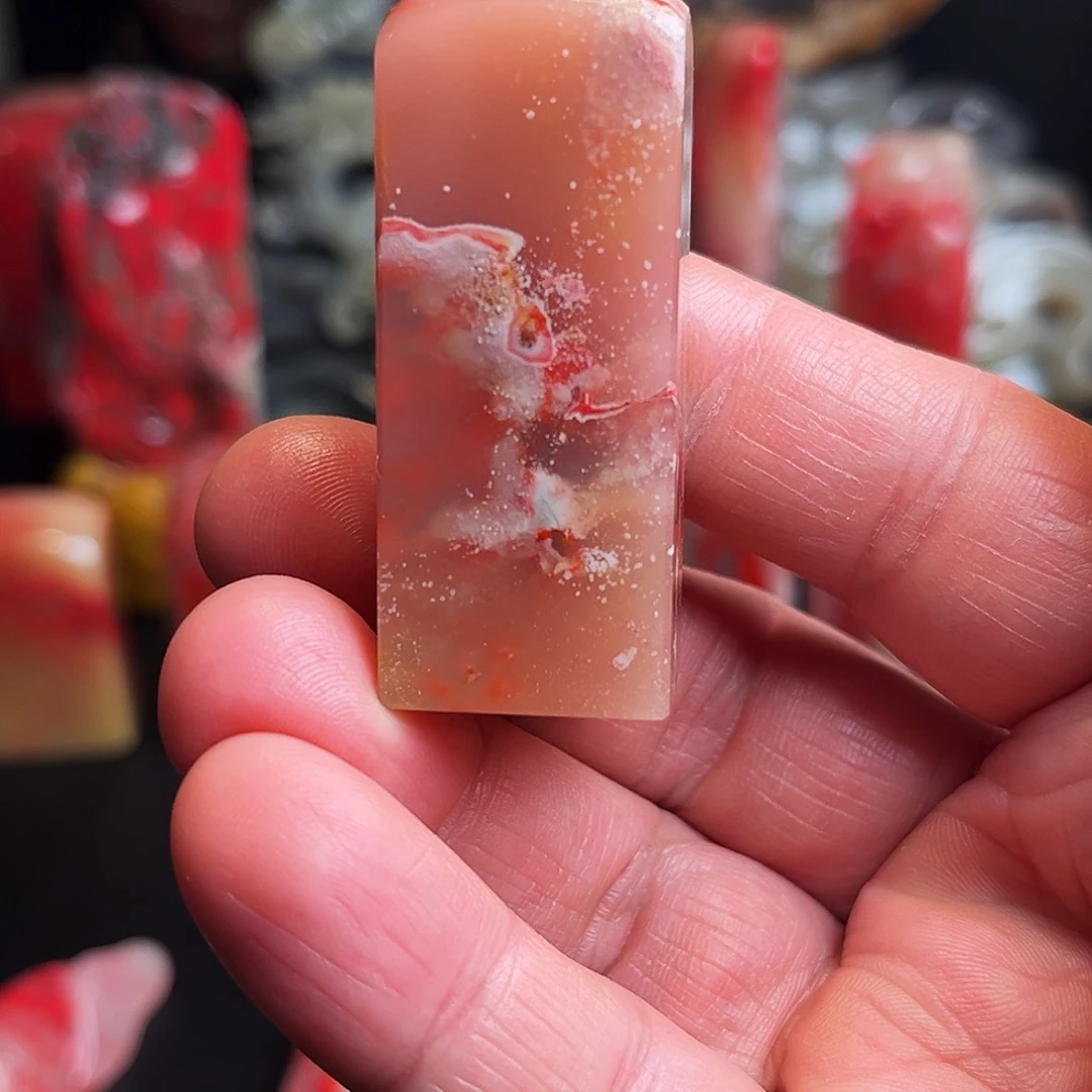 巴林石印石巴林粉冻鸡血石章
